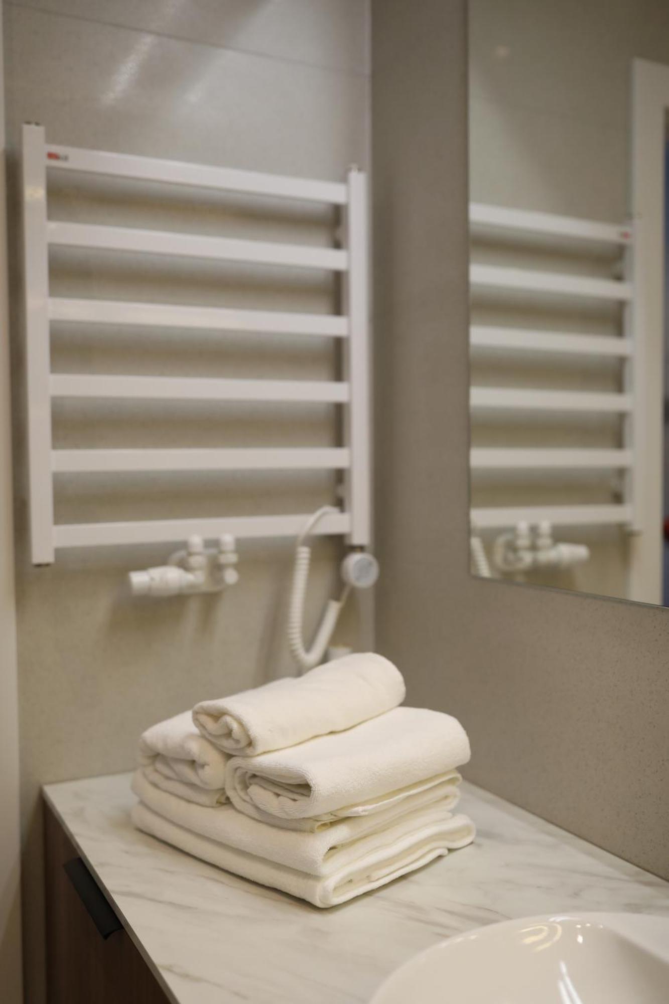ורשה Apartament Zdziechowskiego With Parking And Ac, Mokotow מראה חיצוני תמונה